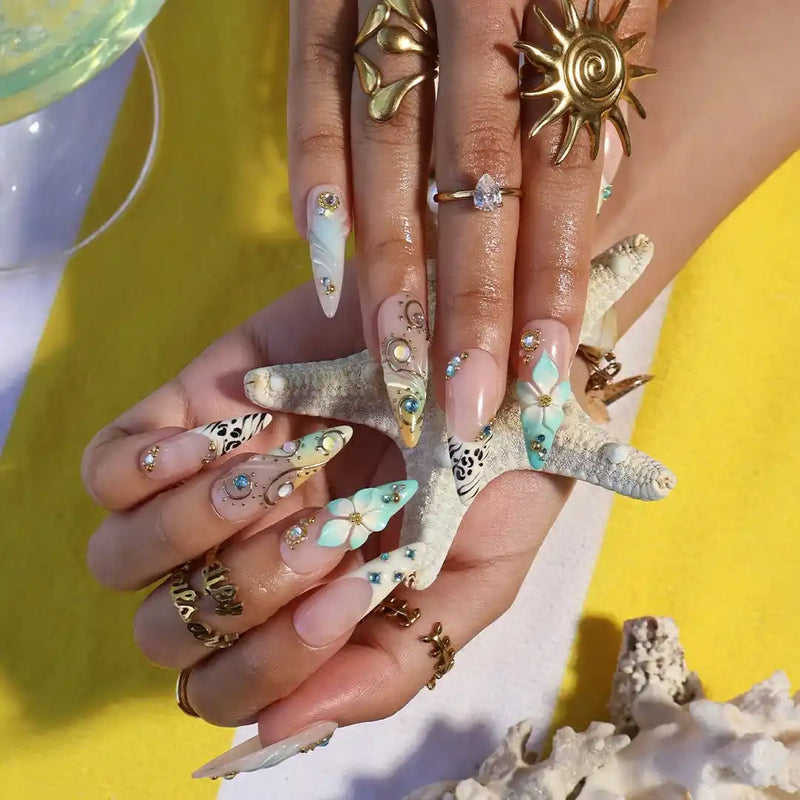Aqua Luxe — hover