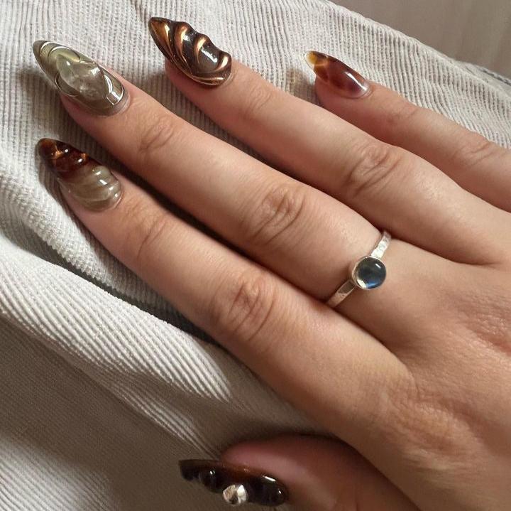 Galaxy Amber — hover